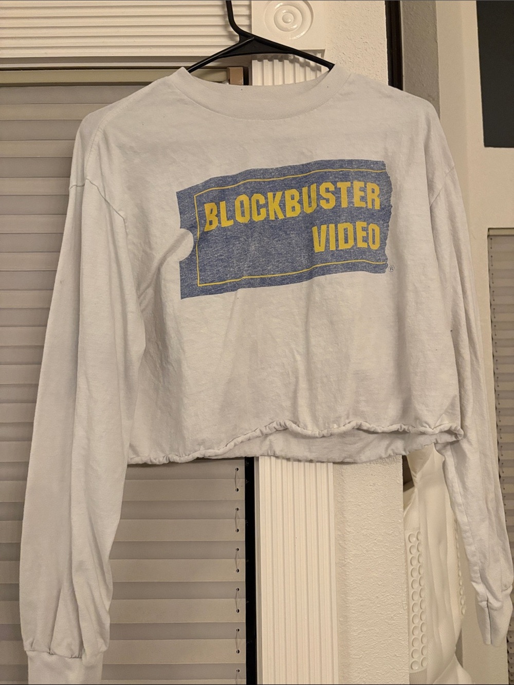 White Cropped Long-Sleeve Graphic Sweatshirt Blockbuster Video T shirt